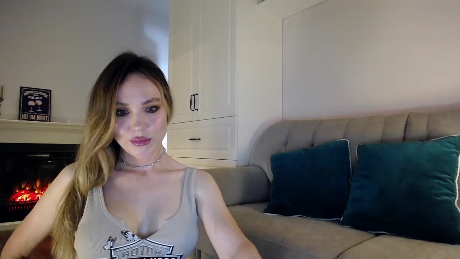 Gallery image thumbnail from Elysewine's myfreecams stream on, 07/01/2023, 05:08 image 13 of 20