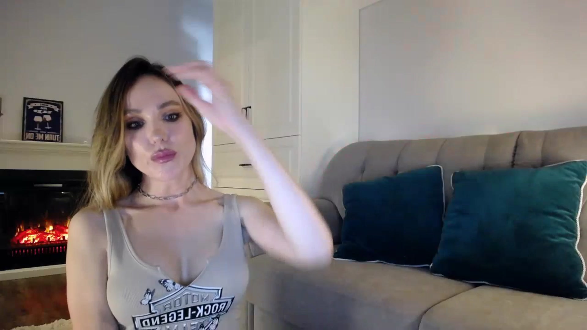 Gallery image thumbnail from Elysewine's myfreecams stream on, 07/01/2023, 05:08 image 9 of 20