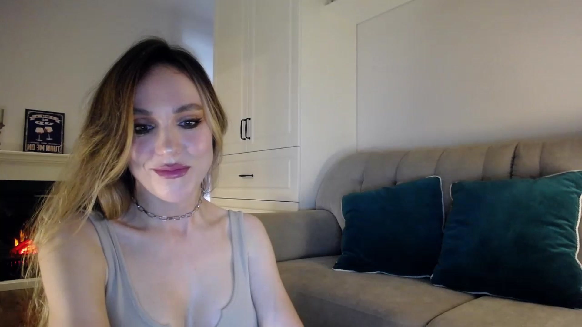 Gallery image thumbnail from Elysewine's myfreecams stream on, 07/01/2023, 05:08 image 11 of 20