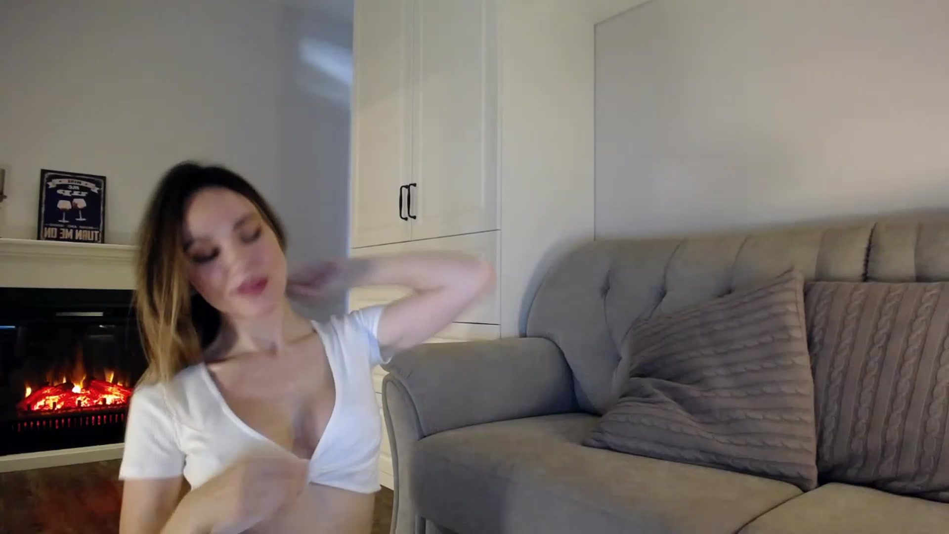 Gallery image thumbnail from Elysewine's myfreecams stream on, 07/08/2023, 06:11 image 12 of 20