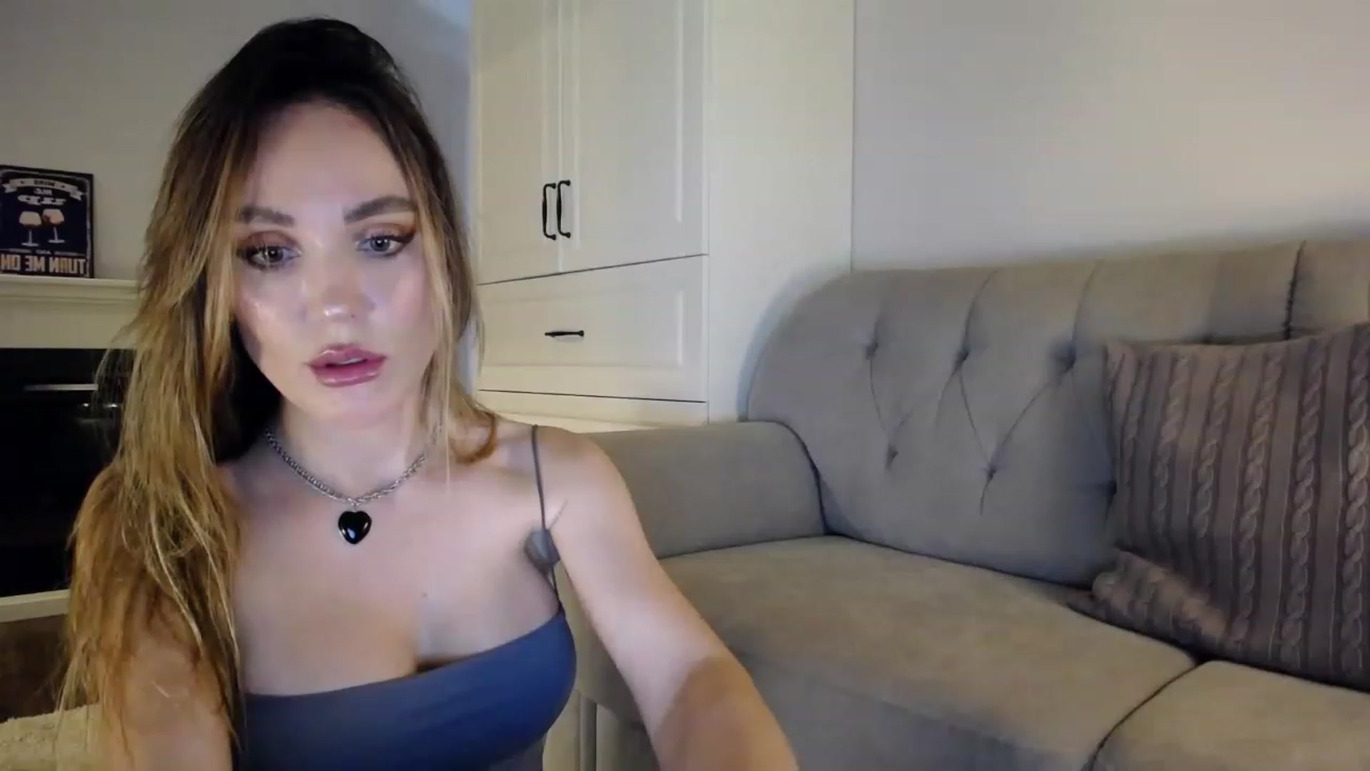Gallery image thumbnail from Elysewine's myfreecams stream on, 08/12/2023, 05:58 image 6 of 20