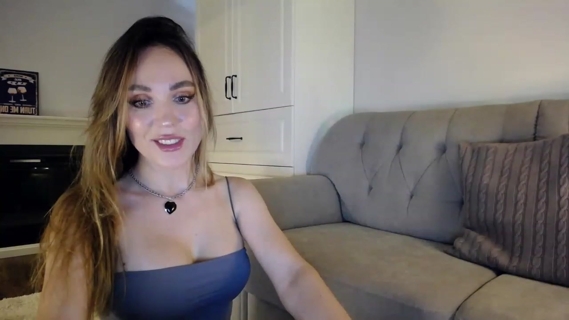 Gallery image thumbnail from Elysewine's myfreecams stream on, 08/12/2023, 05:58 image 5 of 20