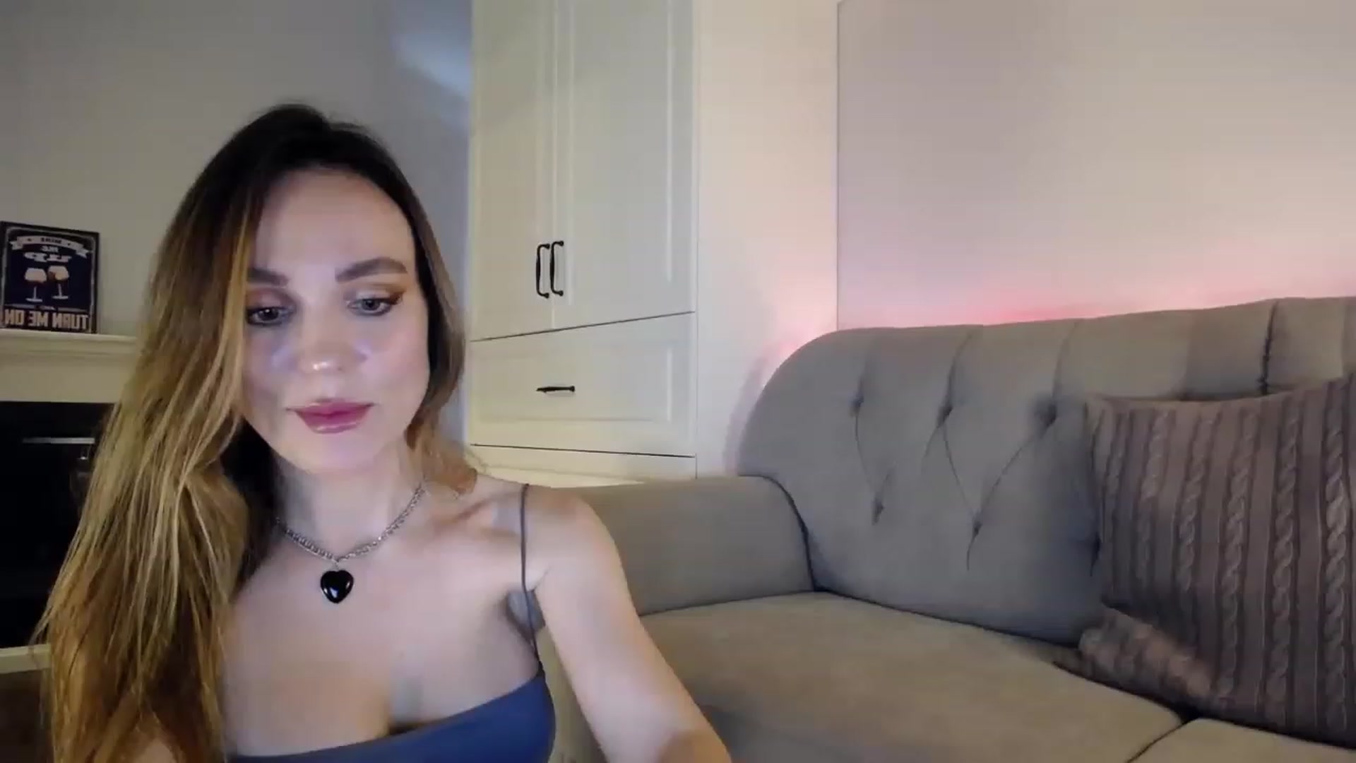 Gallery image thumbnail from Elysewine's myfreecams stream on, 08/12/2023, 05:58 image 11 of 20