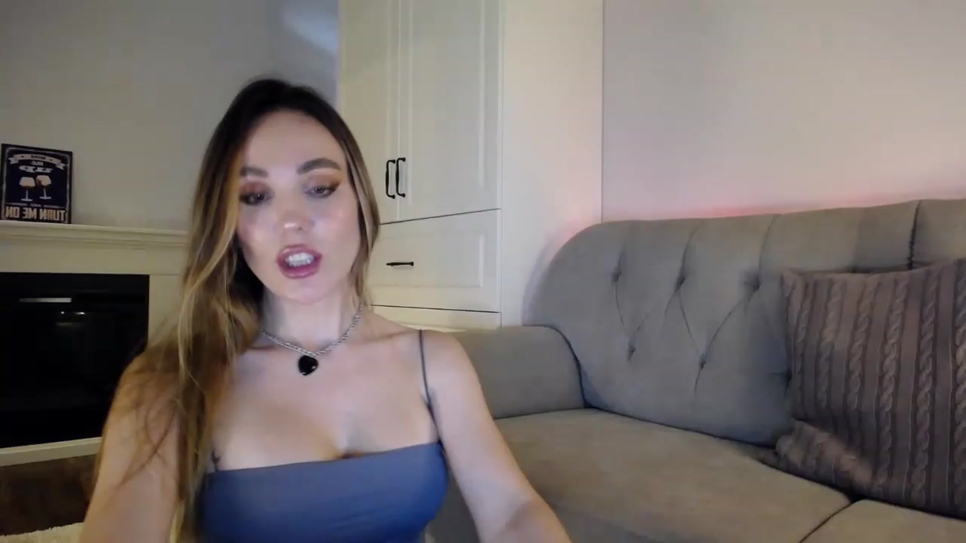 Gallery image thumbnail from Elysewine's myfreecams stream on, 08/12/2023, 05:58 image 3 of 20
