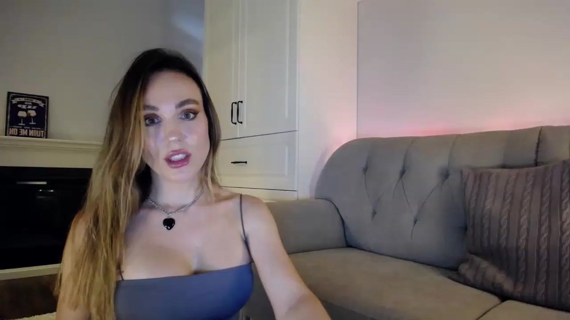 Gallery image thumbnail from Elysewine's myfreecams stream on, 08/12/2023, 05:58 image 17 of 20