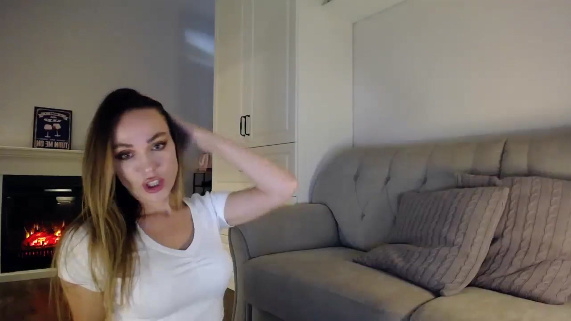Gallery image thumbnail from Elysewine's myfreecams stream on, 09/16/2023, 06:07 image 19 of 20