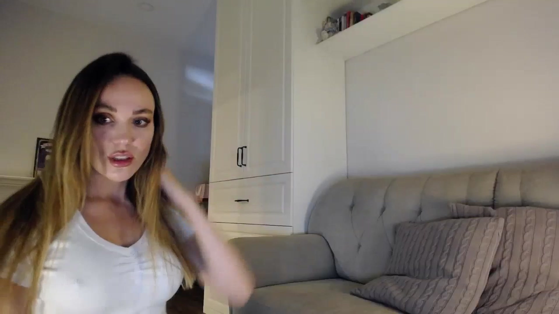 Gallery image thumbnail from Elysewine's myfreecams stream on, 09/16/2023, 06:07 image 15 of 20