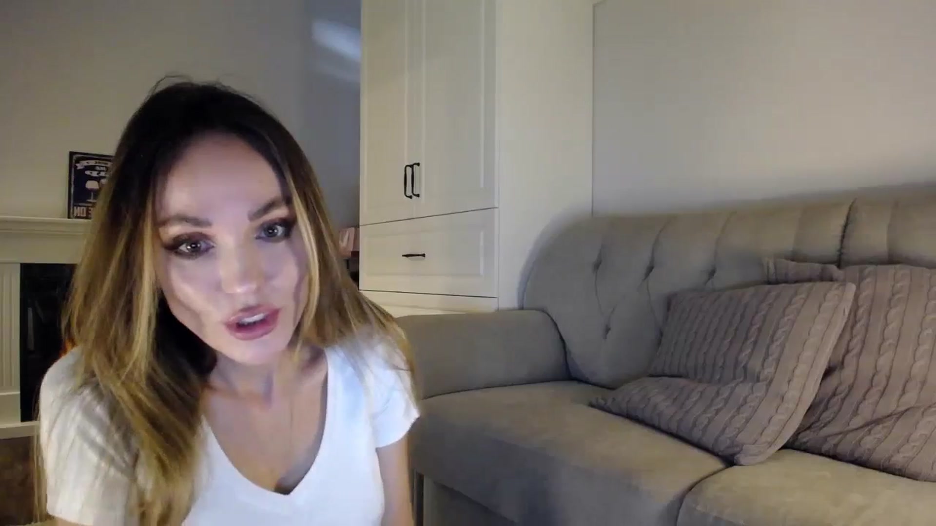 Gallery image thumbnail from Elysewine's myfreecams stream on, 09/16/2023, 06:07 image 3 of 20