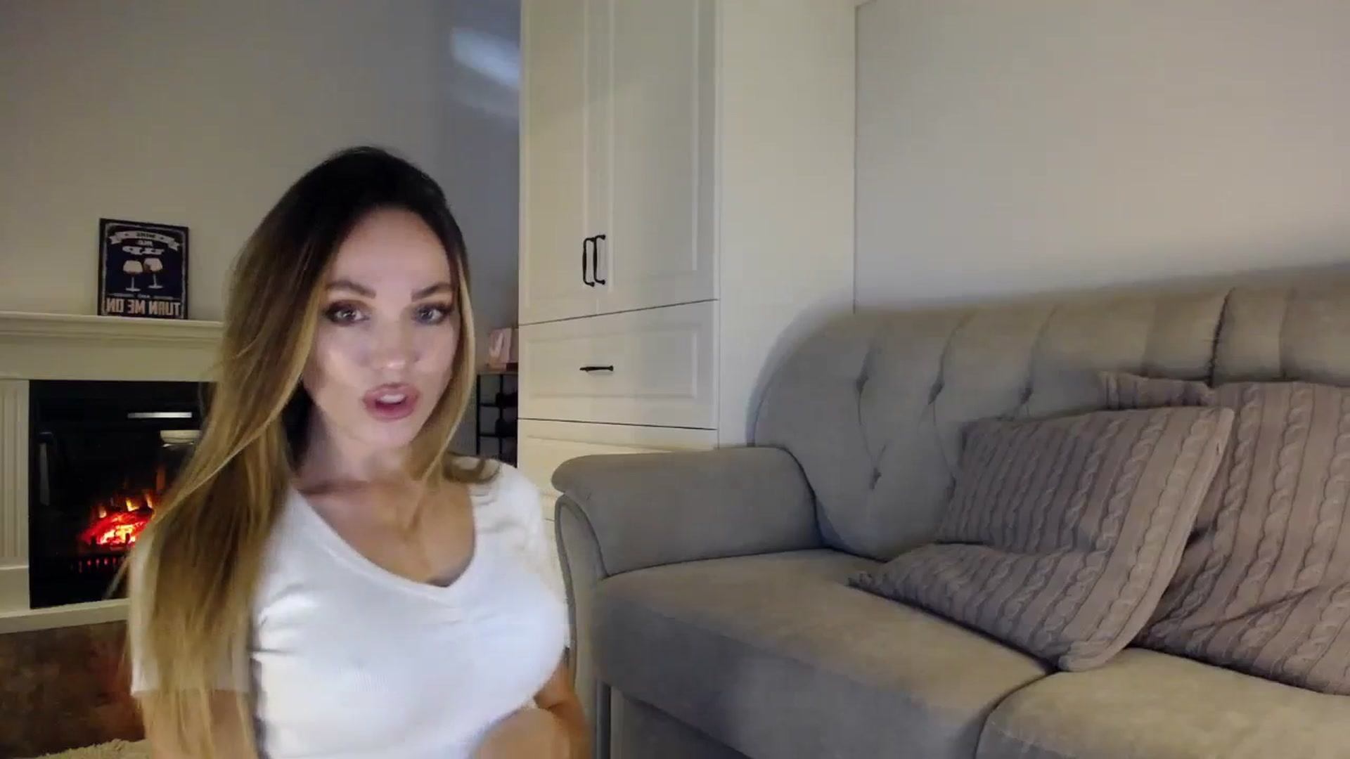 Gallery image thumbnail from Elysewine's myfreecams stream on, 09/16/2023, 06:07 image 2 of 20