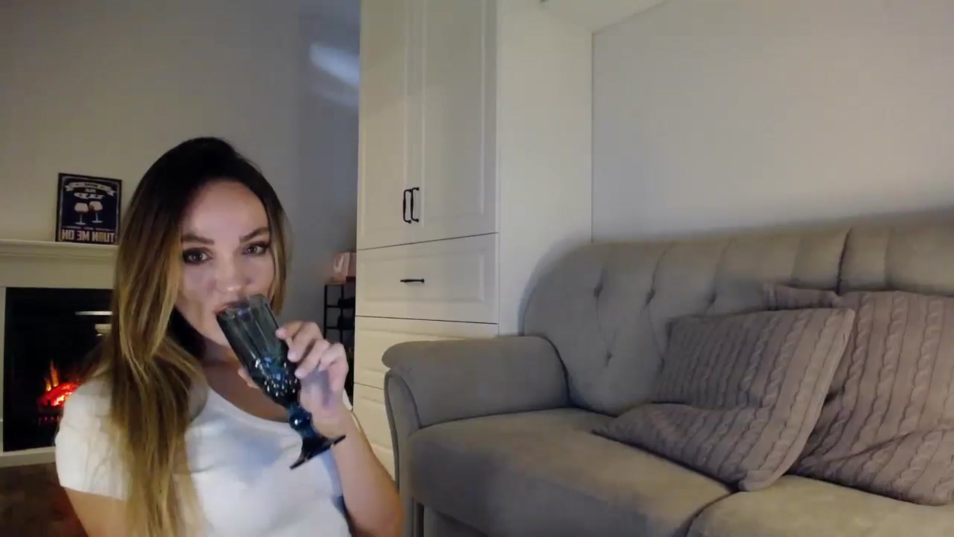 Gallery image thumbnail from Elysewine's myfreecams stream on, 09/16/2023, 06:07 image 14 of 20