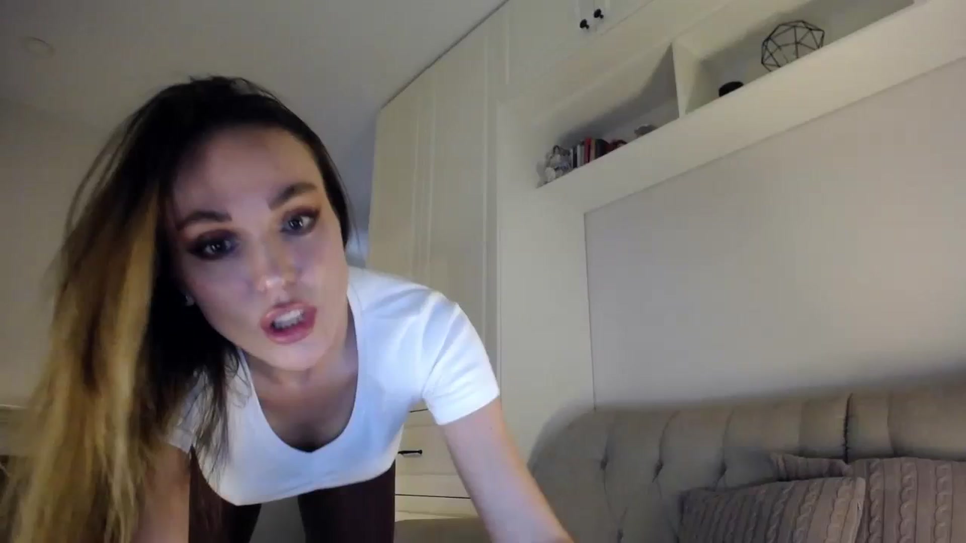 Gallery image thumbnail from Elysewine's myfreecams stream on, 09/16/2023, 06:07 image 10 of 20