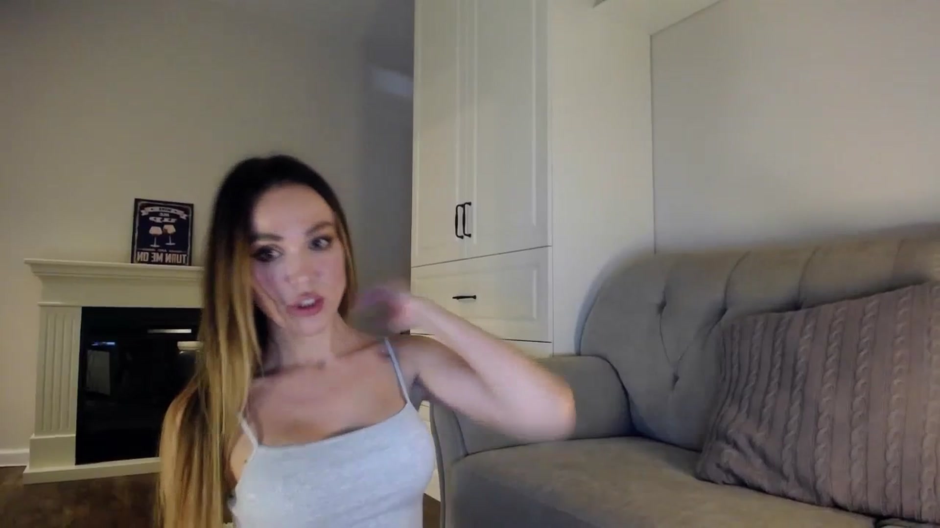 Gallery image thumbnail from Elysewine's myfreecams stream on, 10/07/2023, 05:45 image 2 of 20