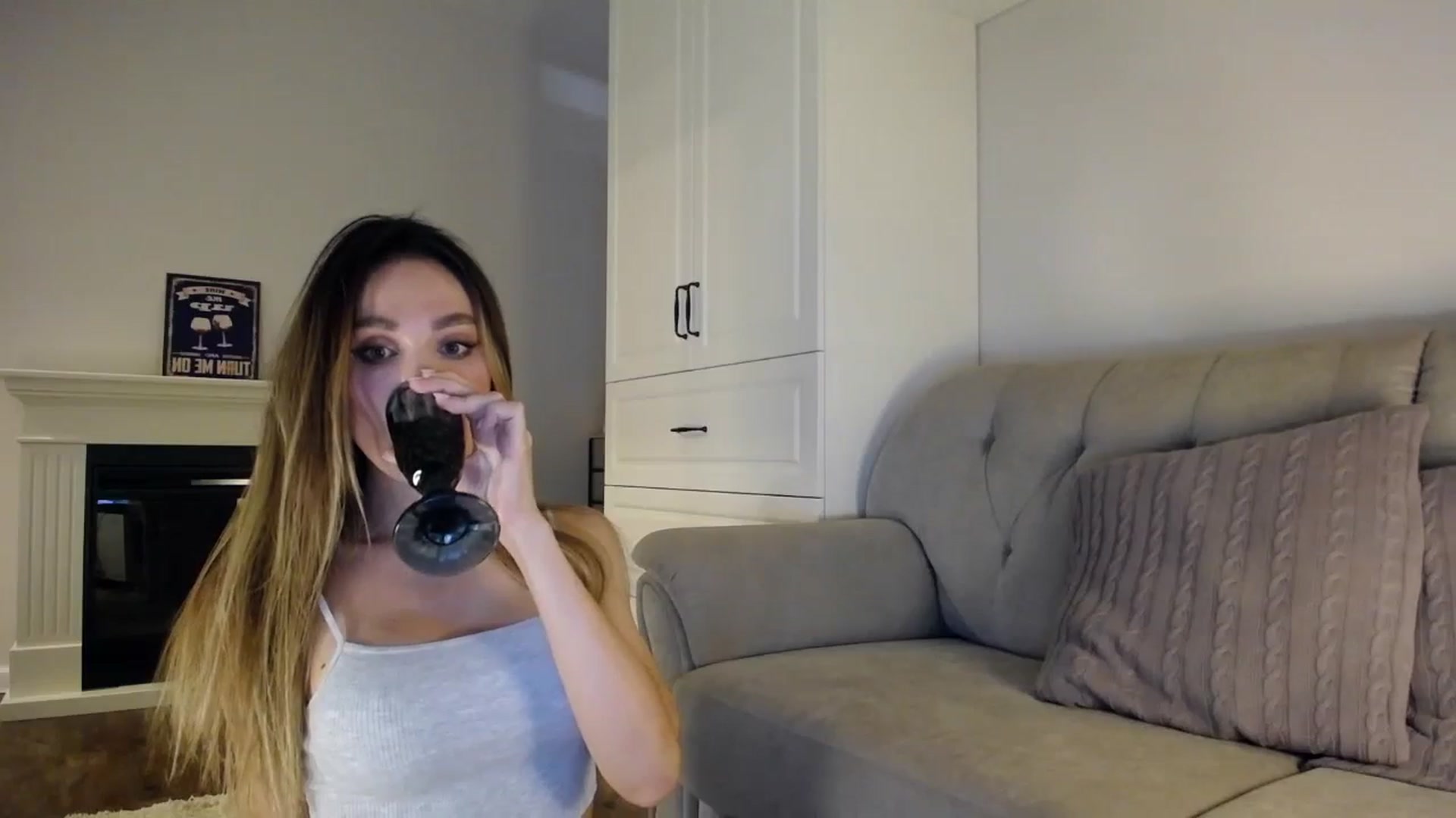 Gallery image thumbnail from Elysewine's myfreecams stream on, 10/07/2023, 05:45 image 7 of 20