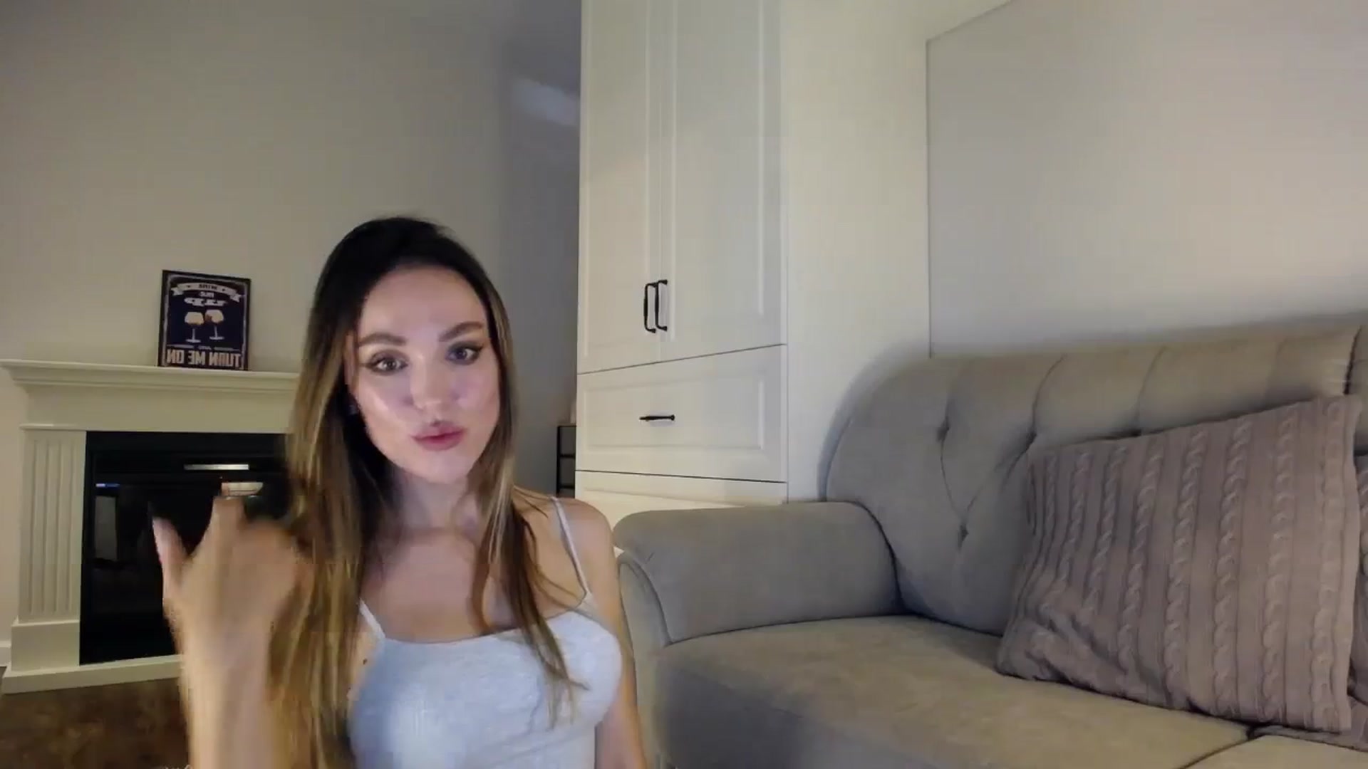 Gallery image thumbnail from Elysewine's myfreecams stream on, 10/07/2023, 05:45 image 10 of 20