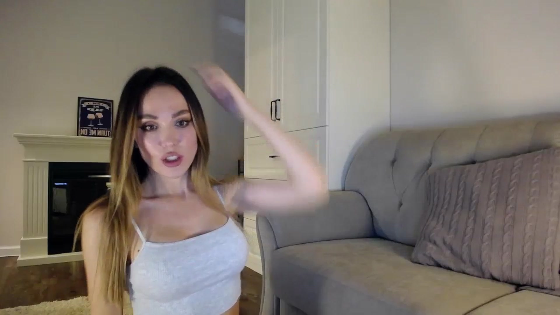 Gallery image thumbnail from Elysewine's myfreecams stream on, 10/07/2023, 05:45 image 4 of 20