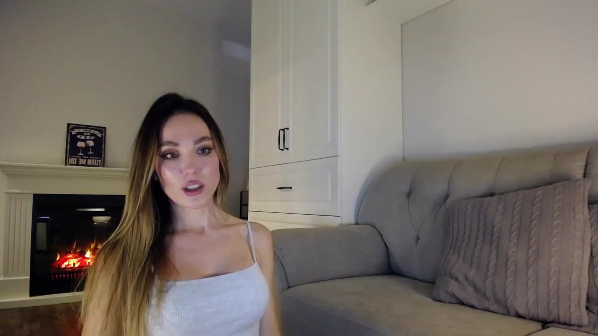 Gallery image thumbnail from Elysewine's myfreecams stream on, 10/07/2023, 05:45 image 13 of 20