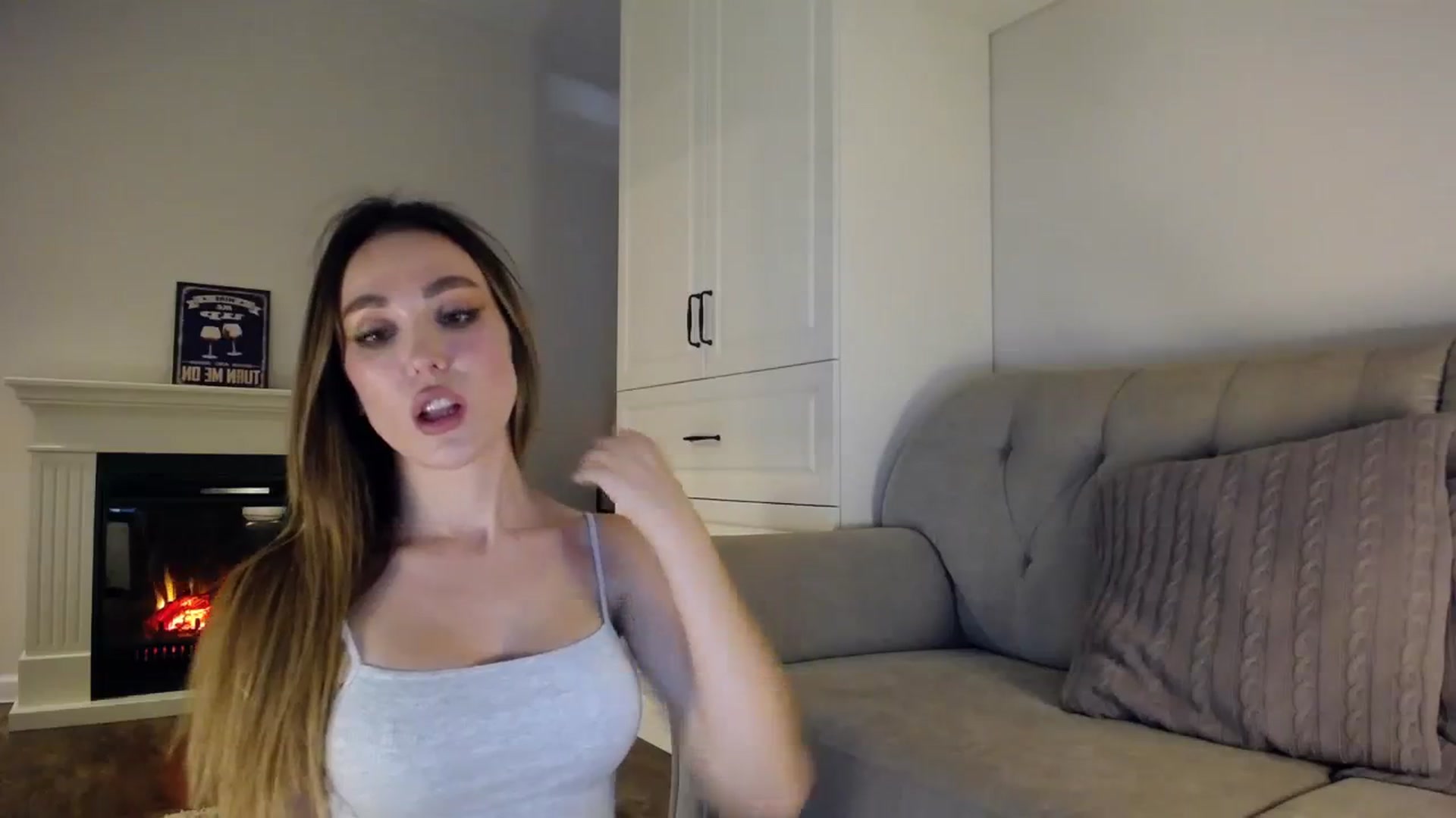 Gallery image thumbnail from Elysewine's myfreecams stream on, 10/07/2023, 05:45 image 15 of 20