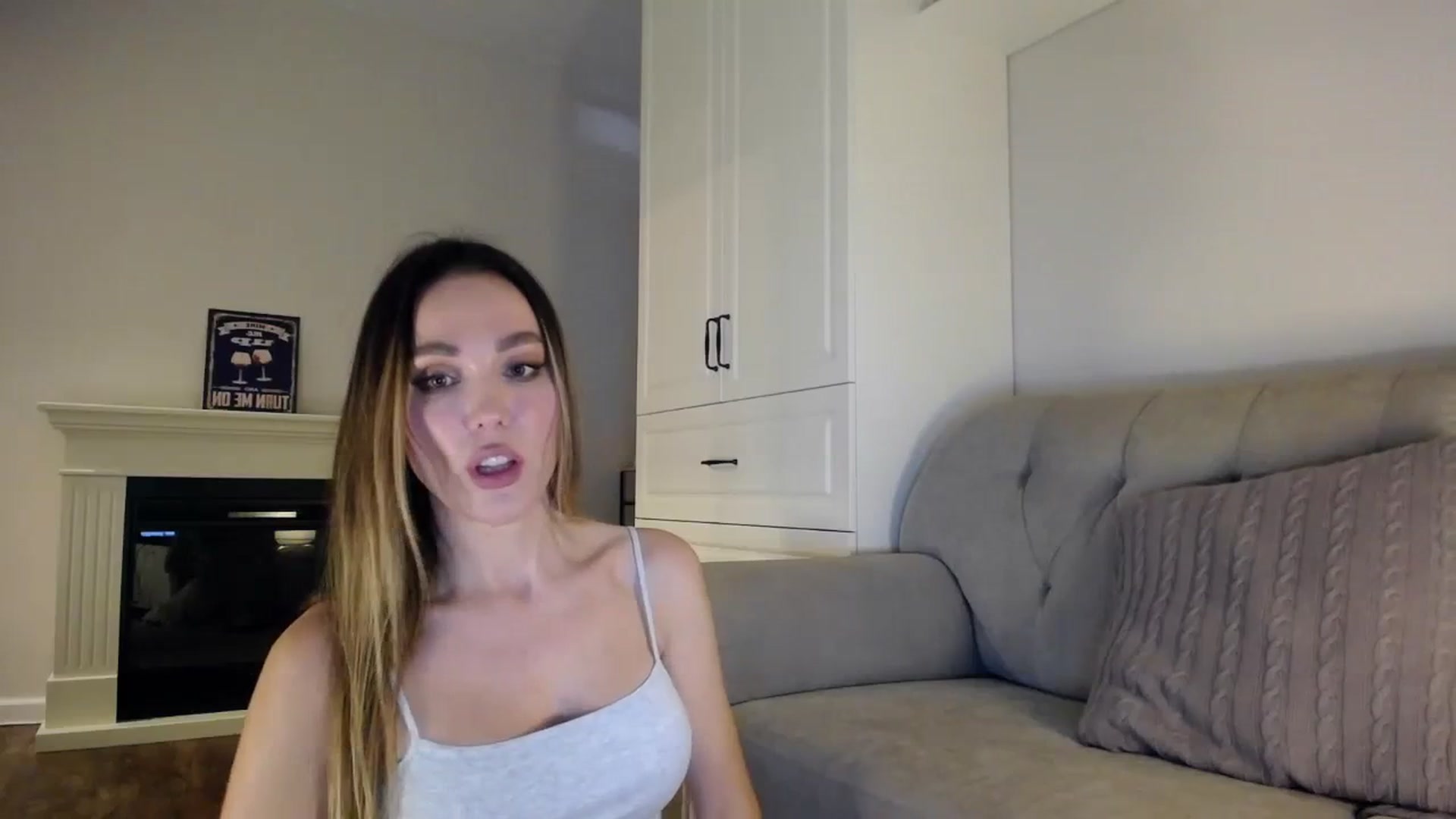 Gallery image thumbnail from Elysewine's myfreecams stream on, 10/07/2023, 05:45 image 3 of 20