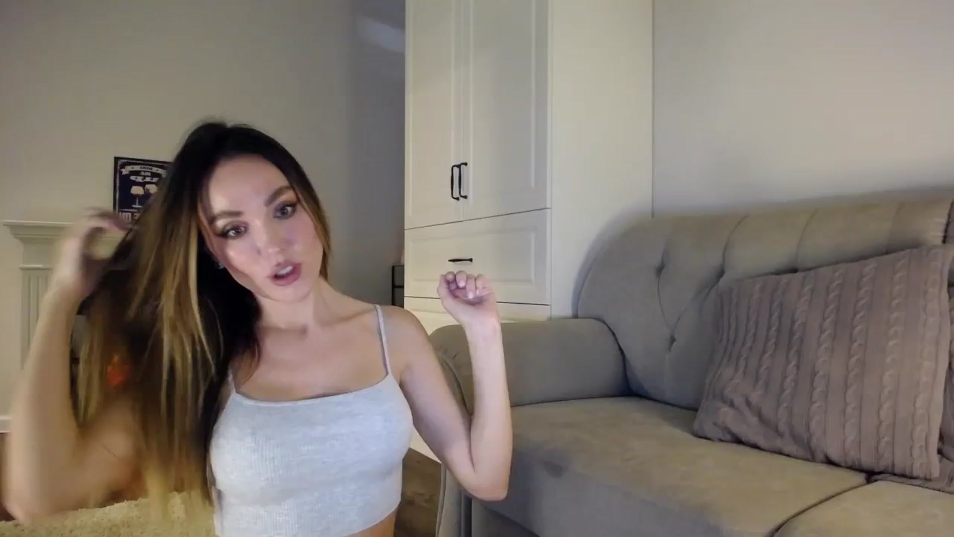 Gallery image thumbnail from Elysewine's myfreecams stream on, 10/07/2023, 05:45 image 16 of 20
