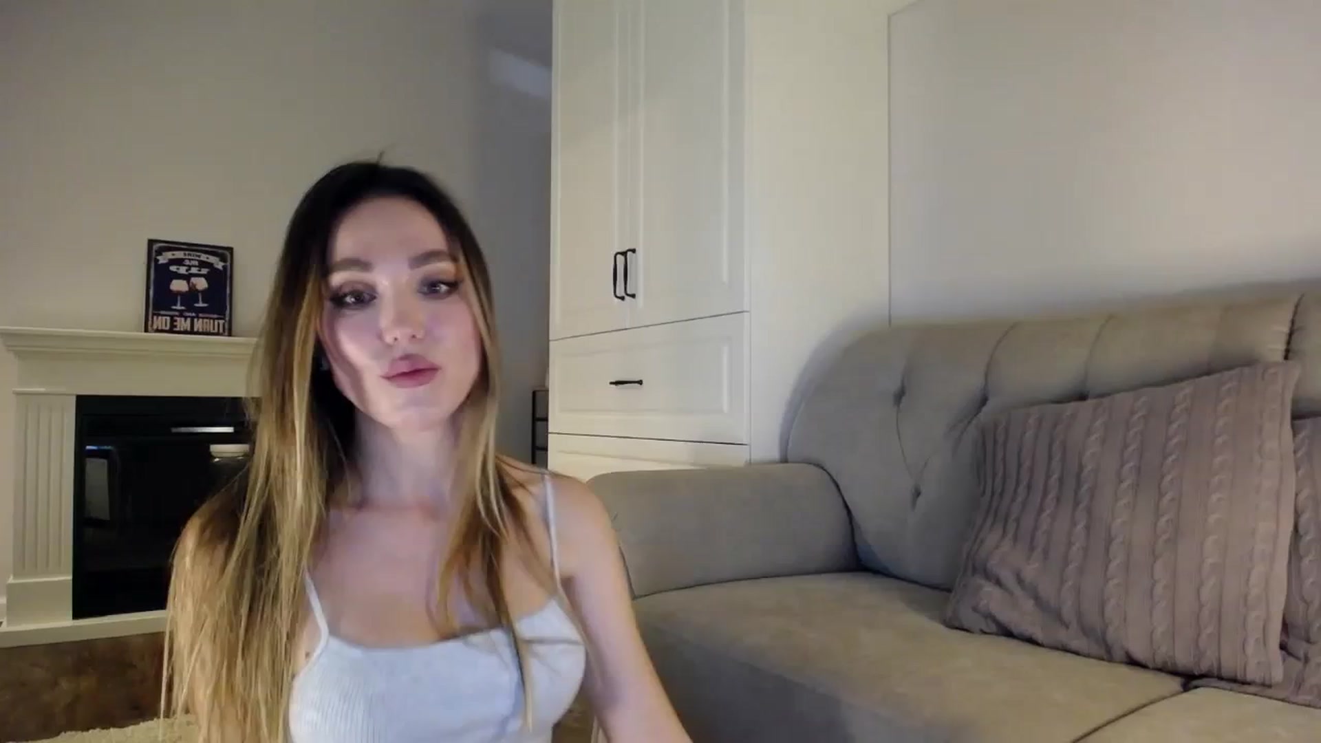 Gallery image thumbnail from Elysewine's myfreecams stream on, 10/07/2023, 05:45 image 9 of 20
