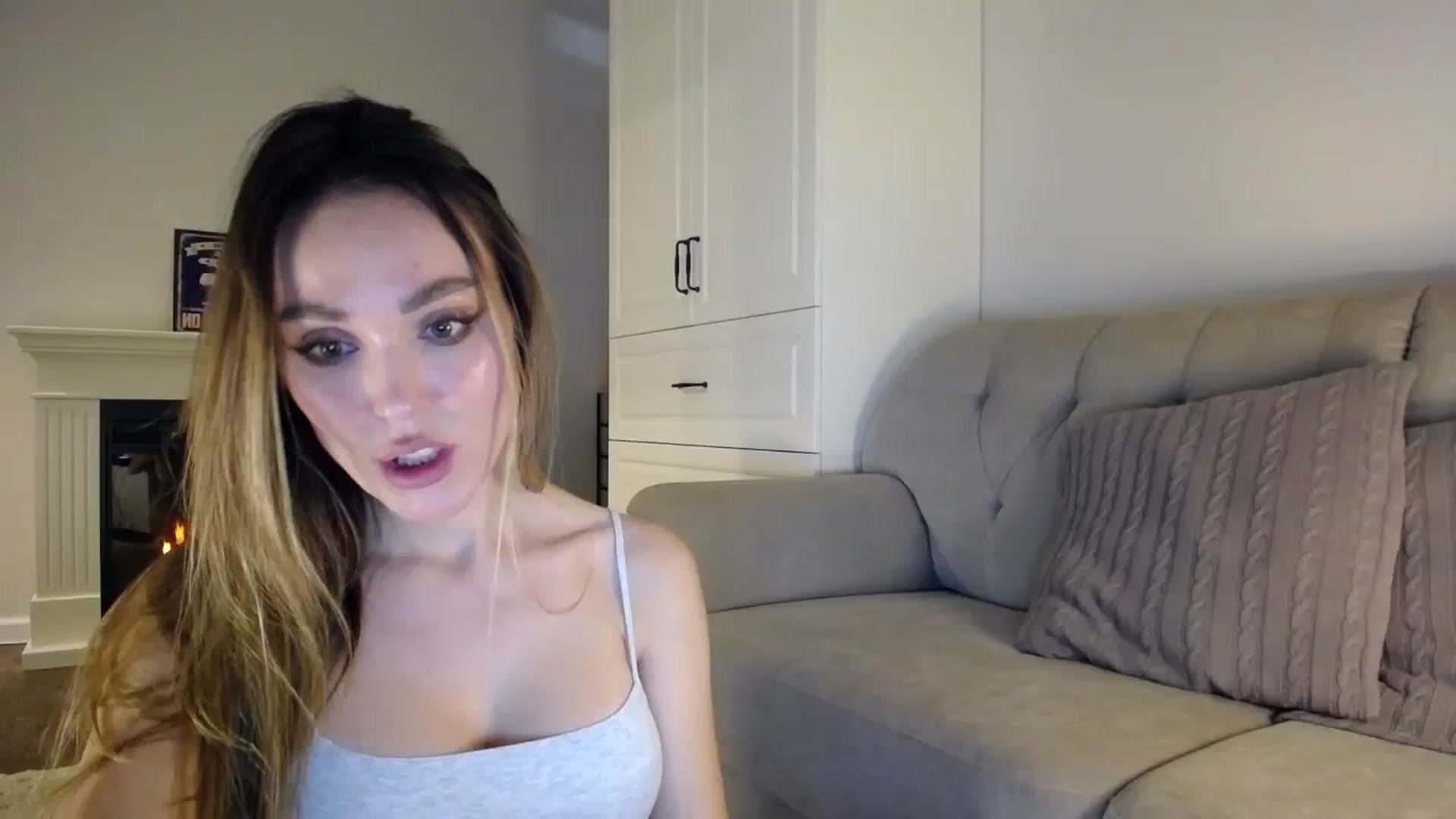 Gallery image thumbnail from Elysewine's myfreecams stream on, 10/07/2023, 06:09 image 5 of 20