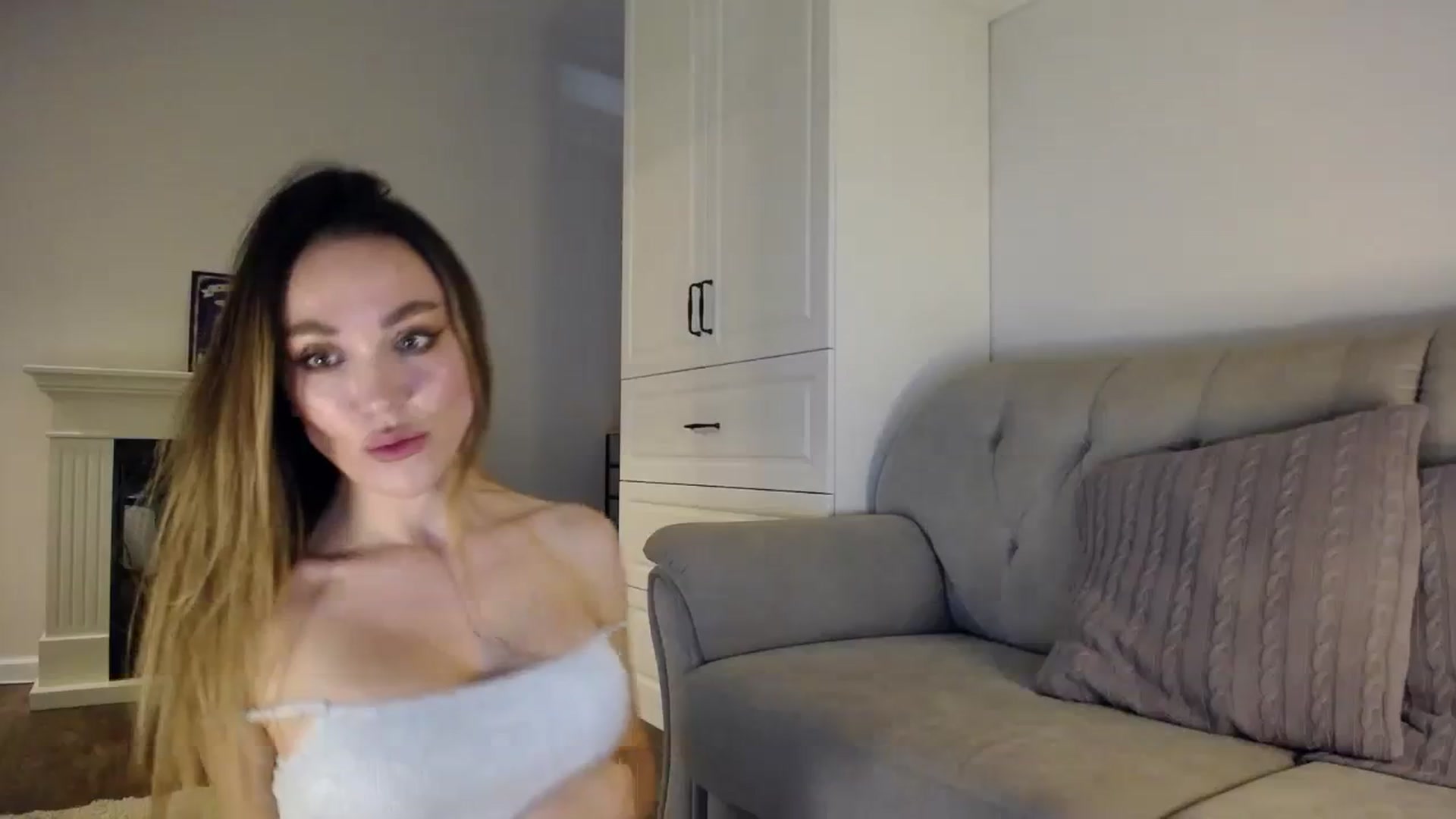 Gallery image thumbnail from Elysewine's myfreecams stream on, 10/07/2023, 06:09 image 19 of 20
