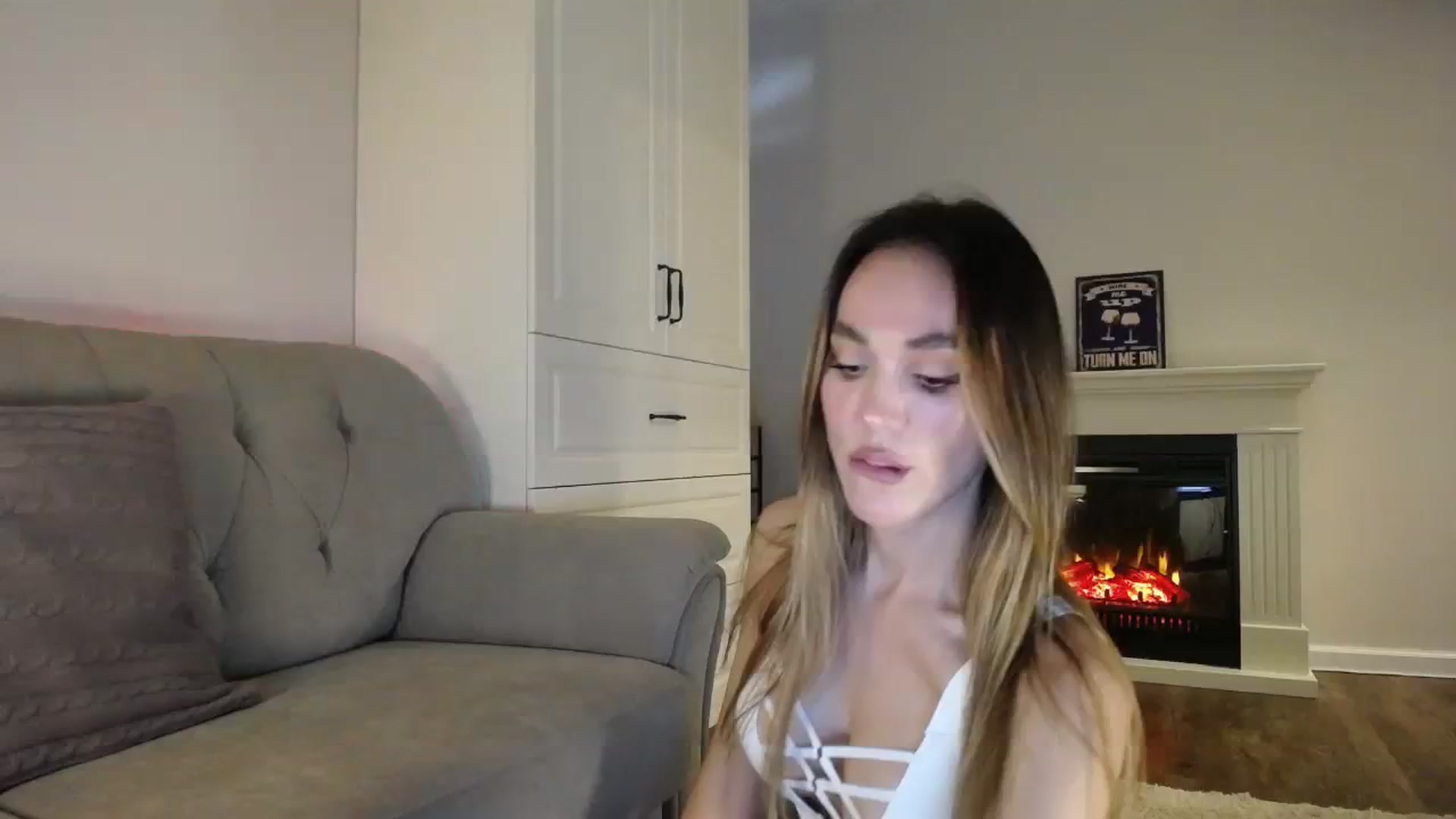 Gallery image thumbnail from Elysewine's myfreecams stream on, 10/08/2023, 05:14 image 15 of 20