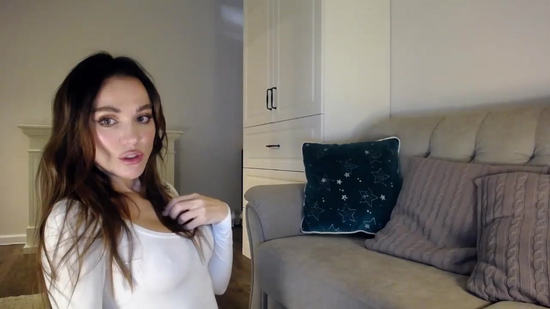 Gallery image thumbnail from Elysewine's myfreecams stream on, 10/14/2023, 06:02 image 17 of 20