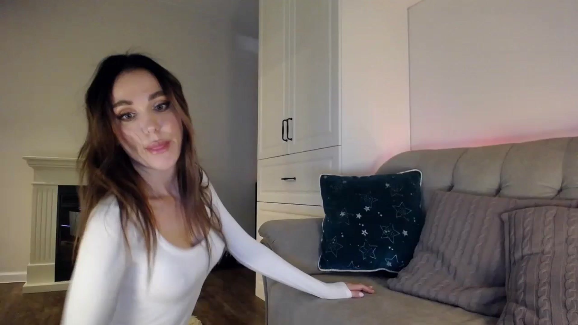 Gallery image thumbnail from Elysewine's myfreecams stream on, 10/14/2023, 06:02 image 1 of 20