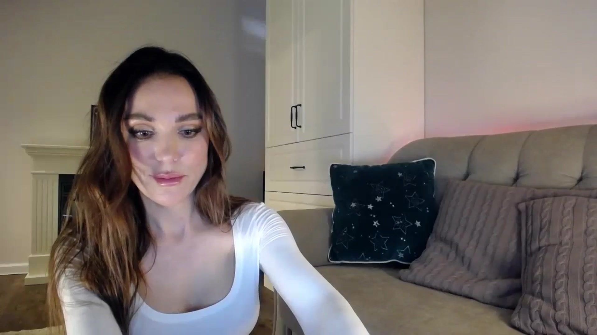 Gallery image thumbnail from Elysewine's myfreecams stream on, 10/14/2023, 06:02 image 14 of 20