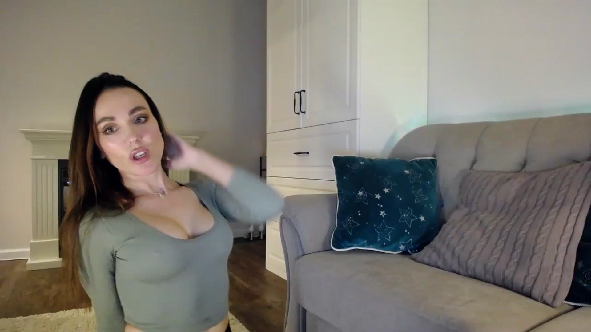 Gallery image thumbnail from Elysewine's myfreecams stream on, 10/15/2023, 04:46 image 4 of 20