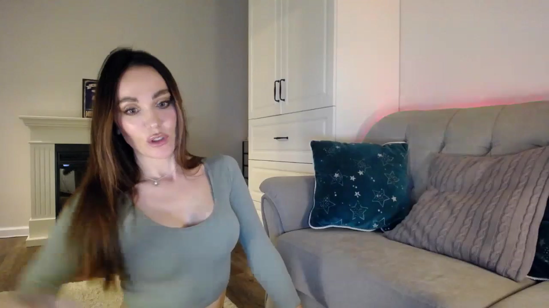 Gallery image thumbnail from Elysewine's myfreecams stream on, 10/15/2023, 04:46 image 2 of 20