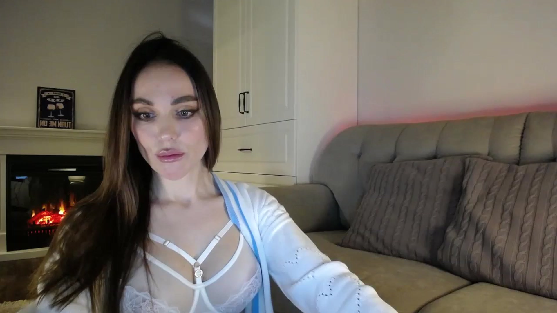 Gallery image thumbnail from Elysewine's myfreecams stream on, 10/21/2023, 06:18 image 18 of 20