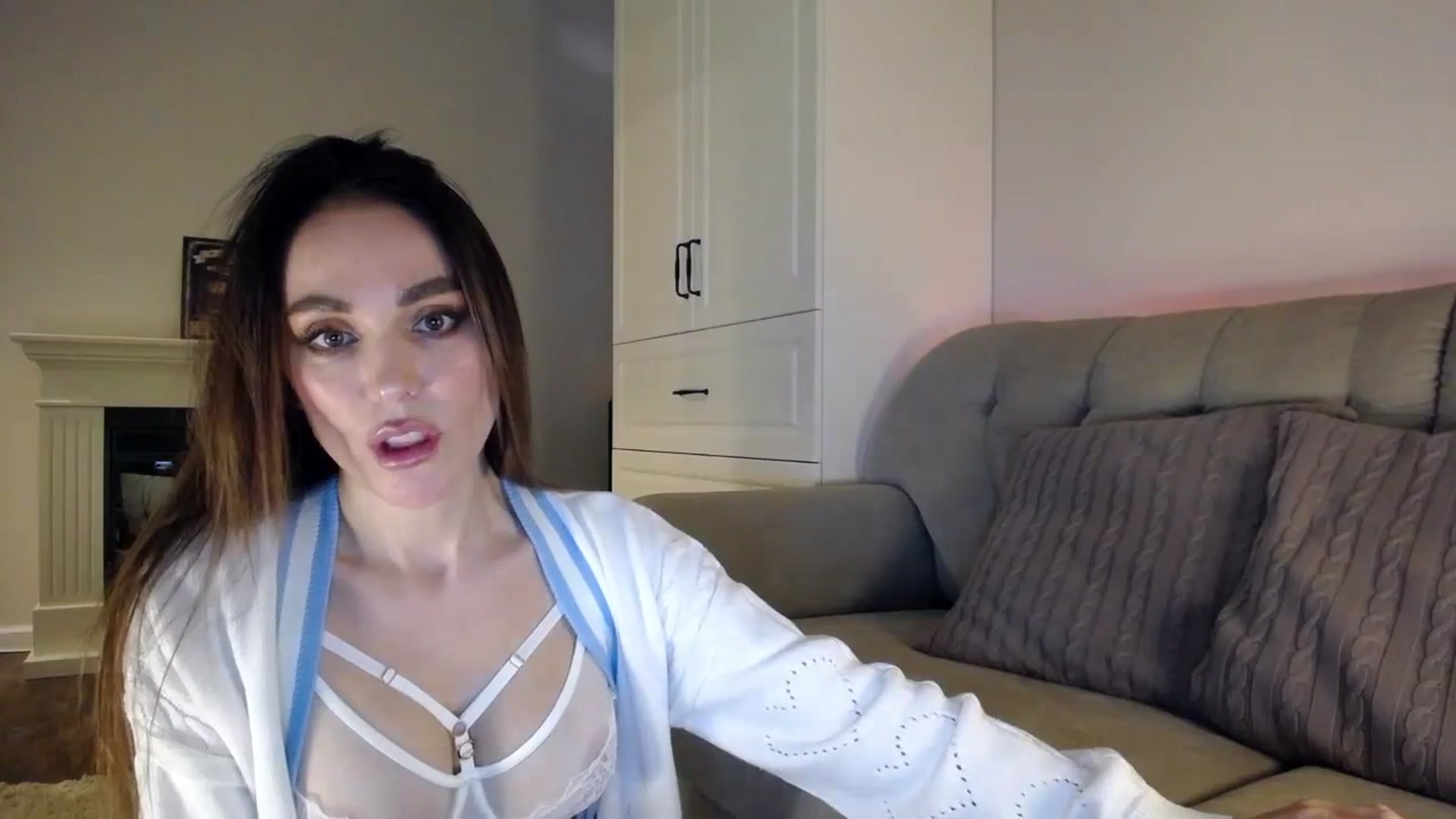 Gallery image thumbnail from Elysewine's myfreecams stream on, 10/21/2023, 06:18 image 11 of 20