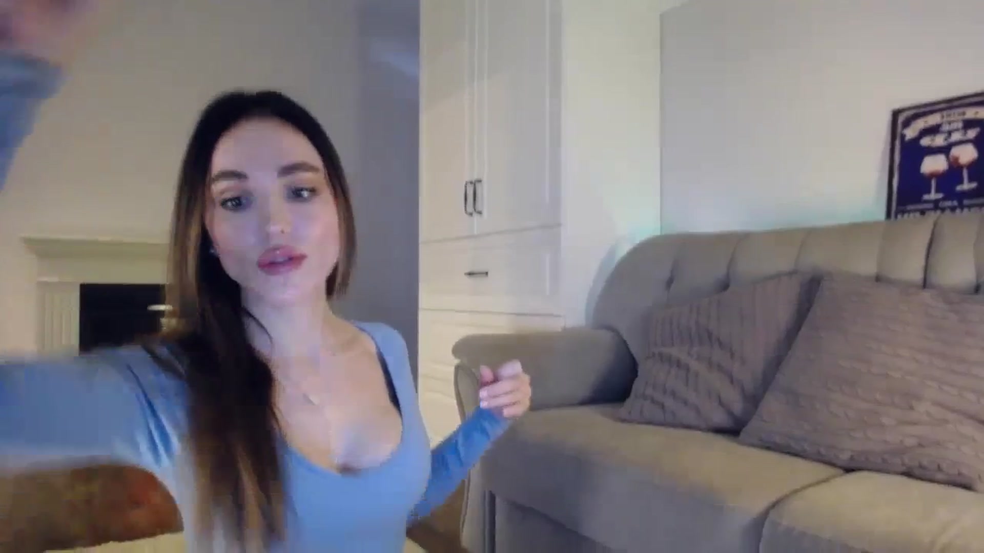 Gallery image thumbnail from Elysewine's myfreecams stream on, 11/11/2023, 06:06 image 19 of 20