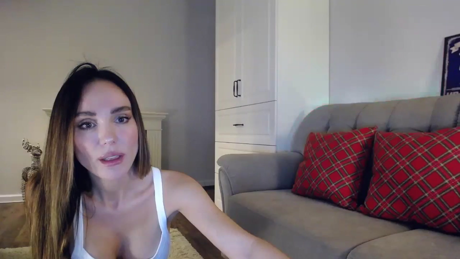 Gallery image thumbnail from Elysewine's myfreecams stream on, 12/02/2023, 05:54 image 15 of 20