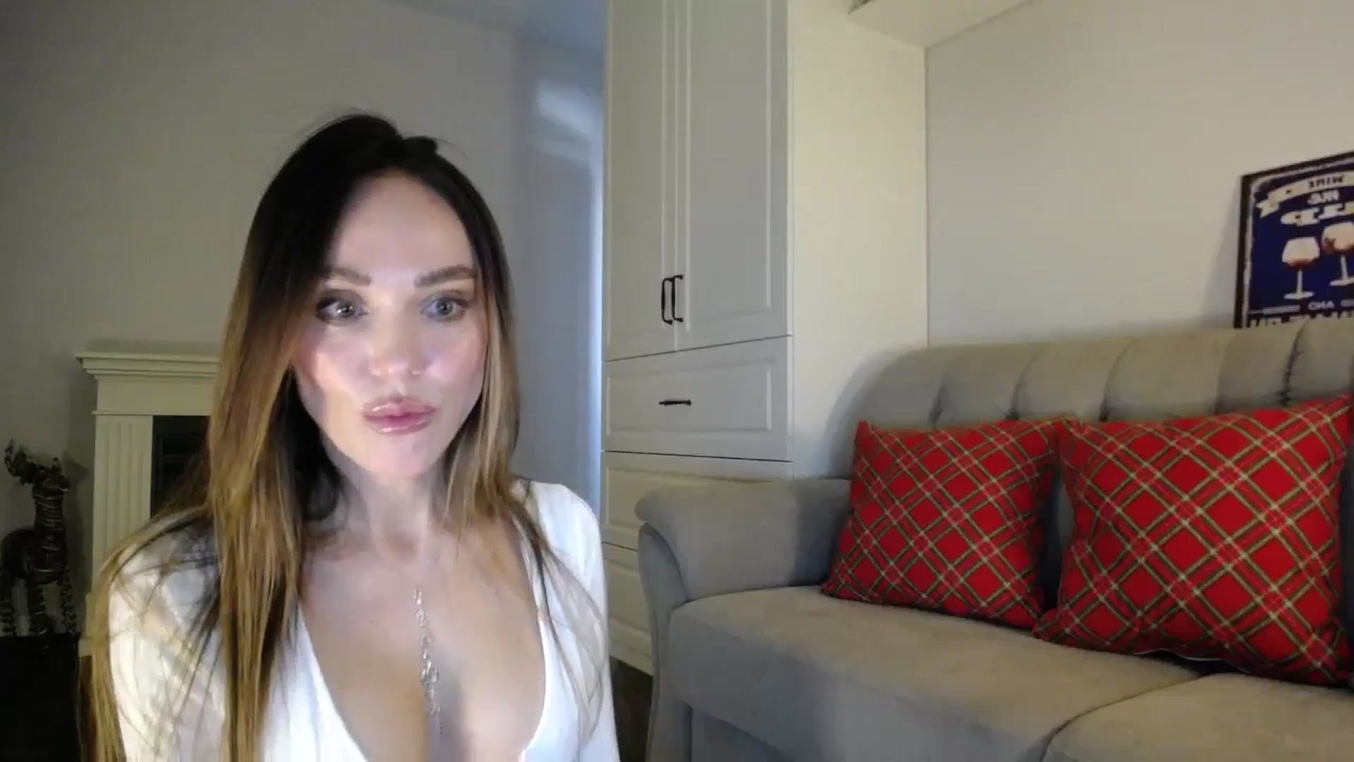 Gallery image thumbnail from Elysewine's myfreecams stream on, 12/03/2023, 05:21 image 3 of 20
