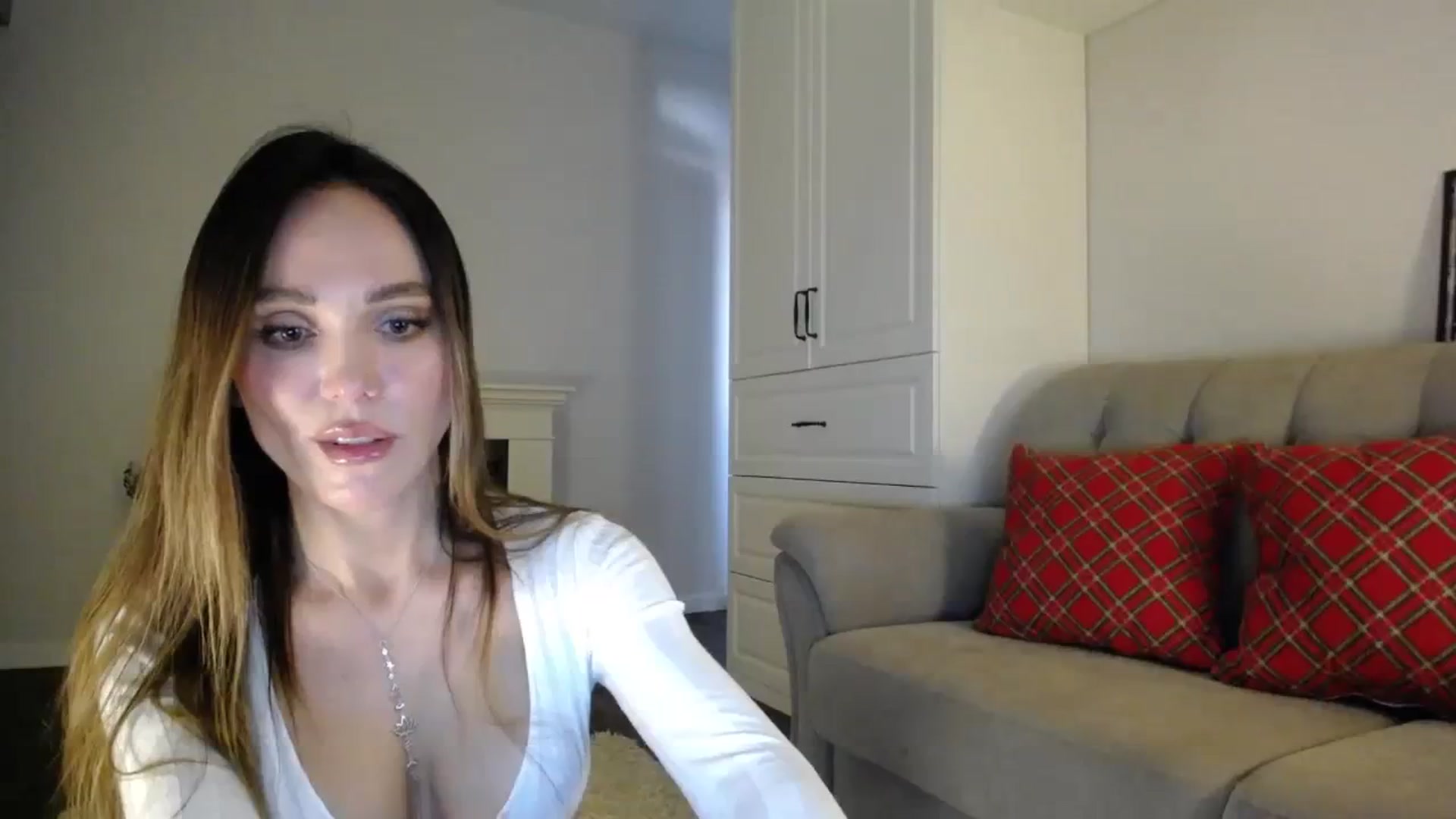 Gallery image thumbnail from Elysewine's myfreecams stream on, 12/03/2023, 05:21 image 10 of 20