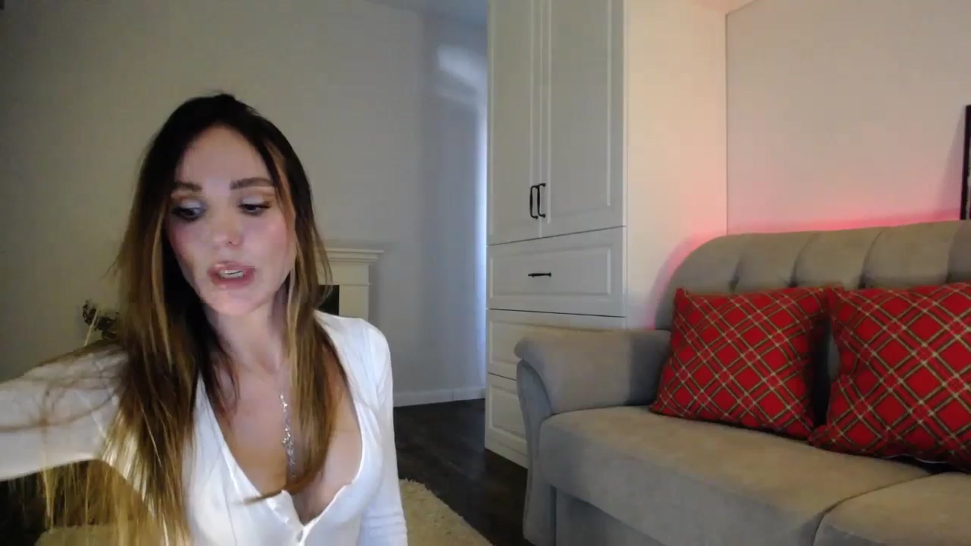 Gallery image thumbnail from Elysewine's myfreecams stream on, 12/03/2023, 05:21 image 19 of 20