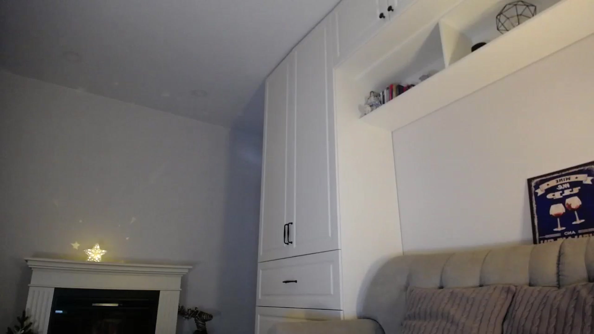 Gallery image thumbnail from Elysewine's myfreecams stream on, 12/09/2023, 06:39 image 10 of 20