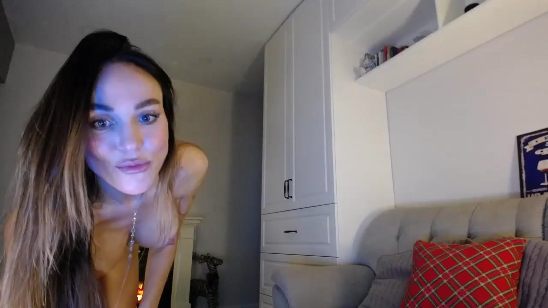 Gallery image thumbnail from Elysewine's myfreecams stream on, 12/09/2023, 07:23 image 10 of 20