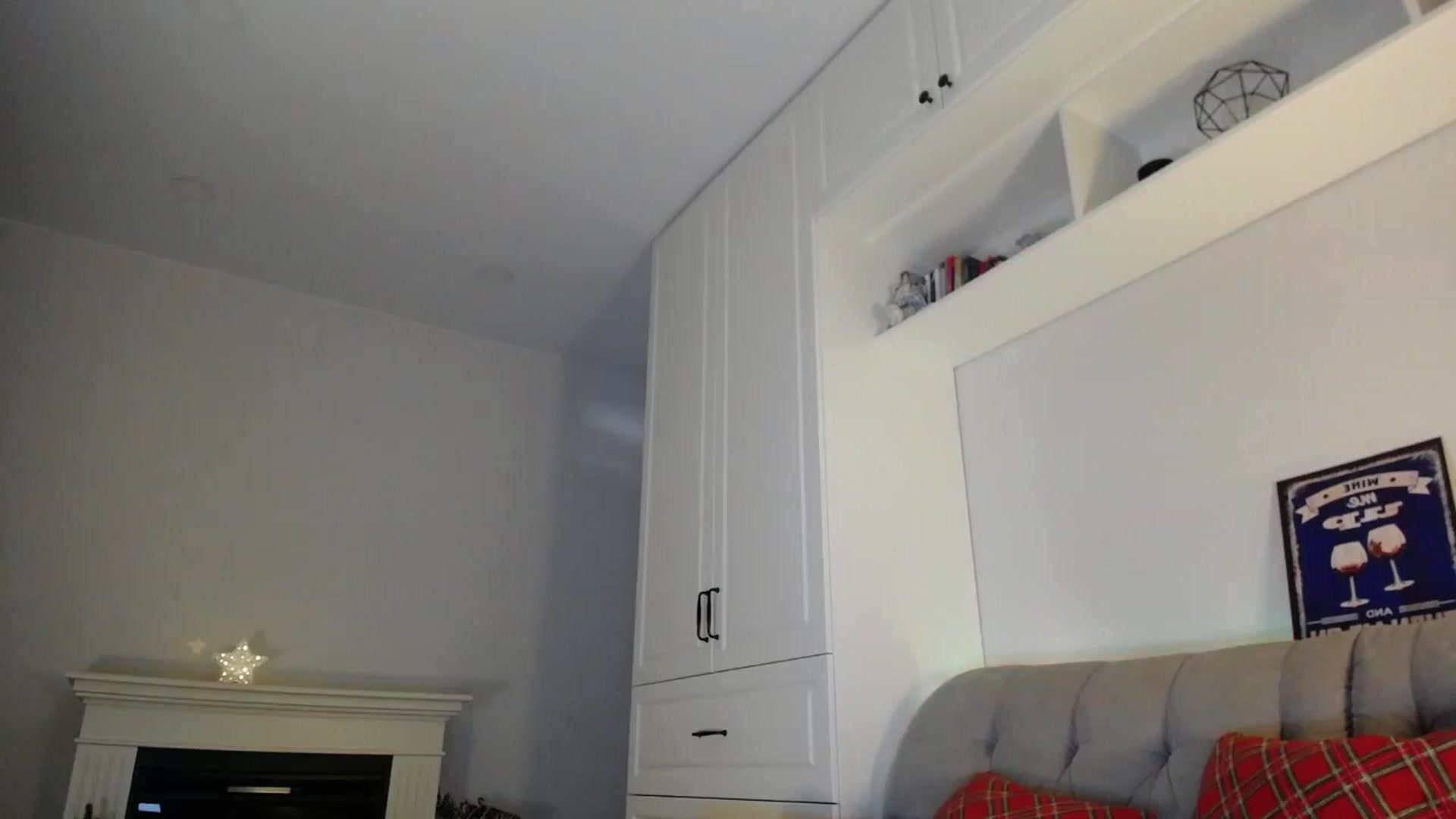 Gallery image thumbnail from Elysewine's myfreecams stream on, 12/10/2023, 06:46 image 7 of 20