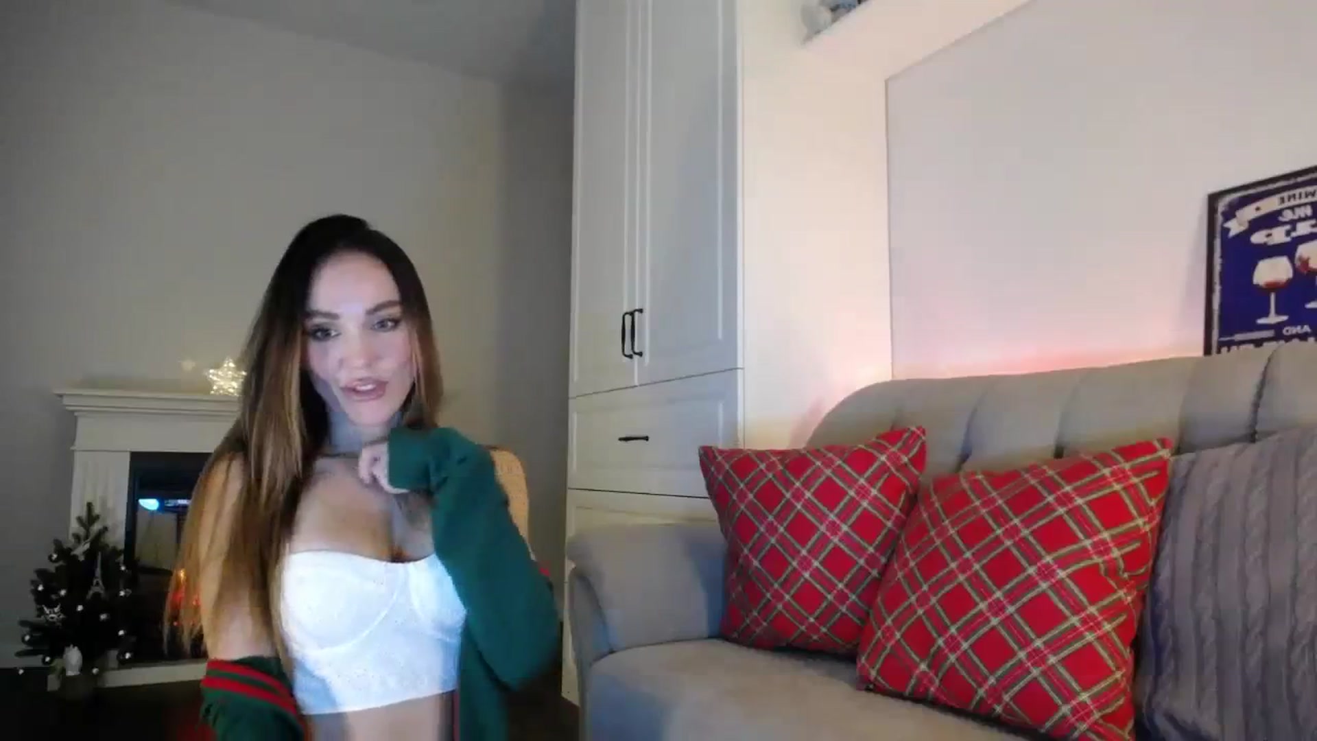Gallery image thumbnail from Elysewine's myfreecams stream on, 12/16/2023, 05:46 image 10 of 20