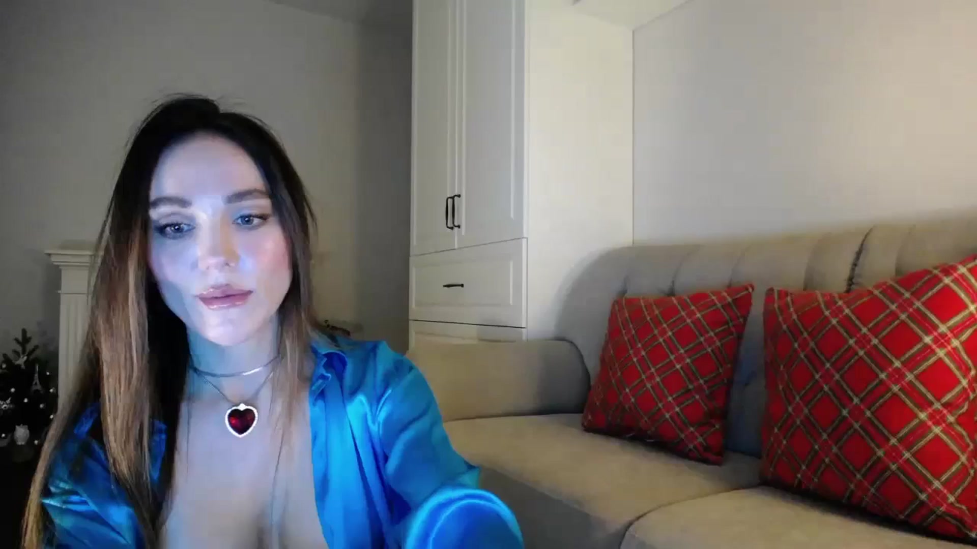 Gallery image thumbnail from Elysewine's myfreecams stream on, 12/24/2023, 06:37 image 12 of 20