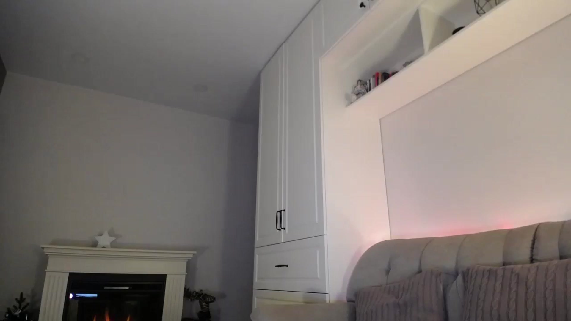 Gallery image thumbnail from Elysewine's myfreecams stream on, 12/31/2023, 06:02 image 14 of 20