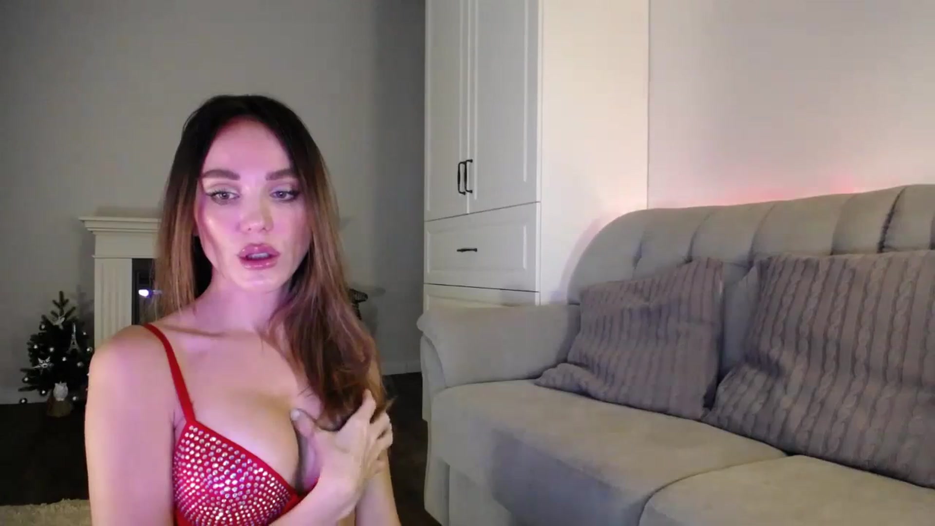 Gallery image thumbnail from Elysewine's myfreecams stream on, 12/31/2023, 06:02 image 11 of 20
