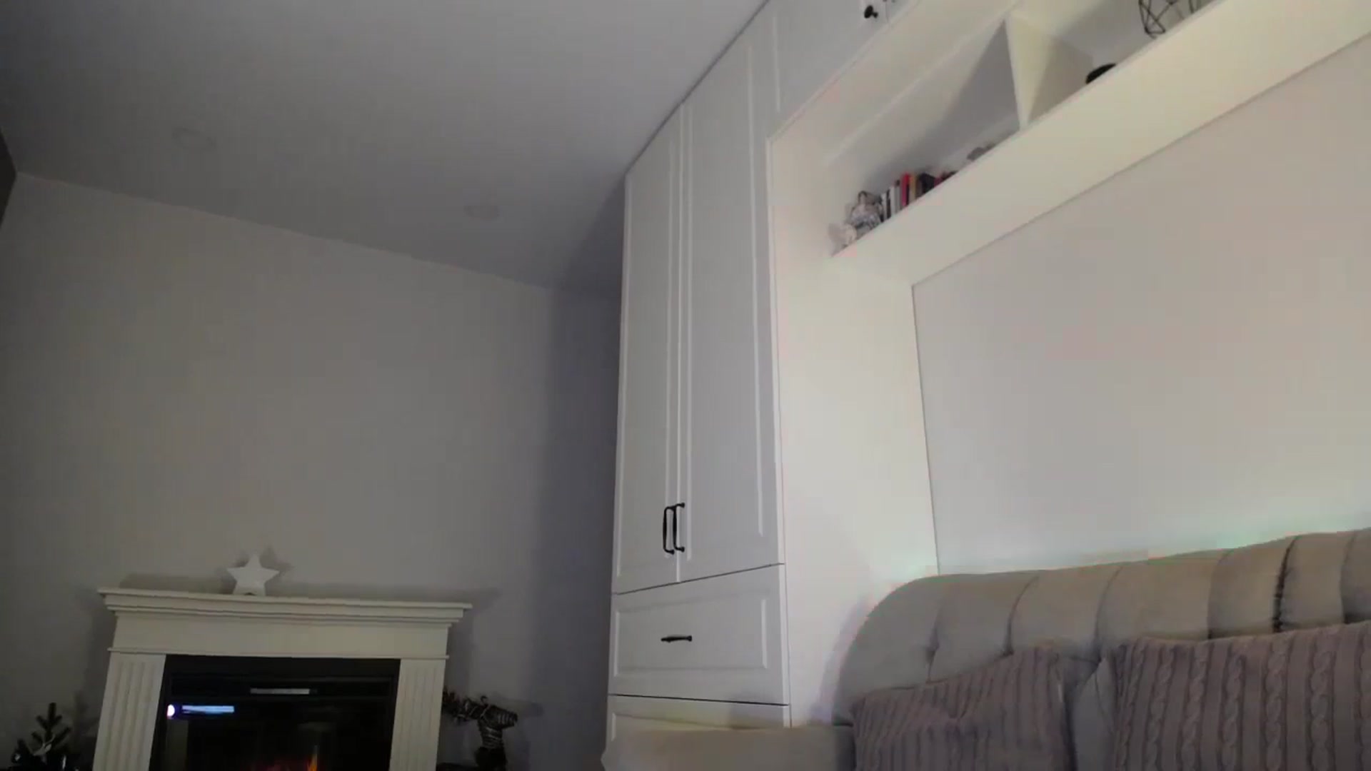 Gallery image thumbnail from Elysewine's myfreecams stream on, 12/31/2023, 06:02 image 12 of 20