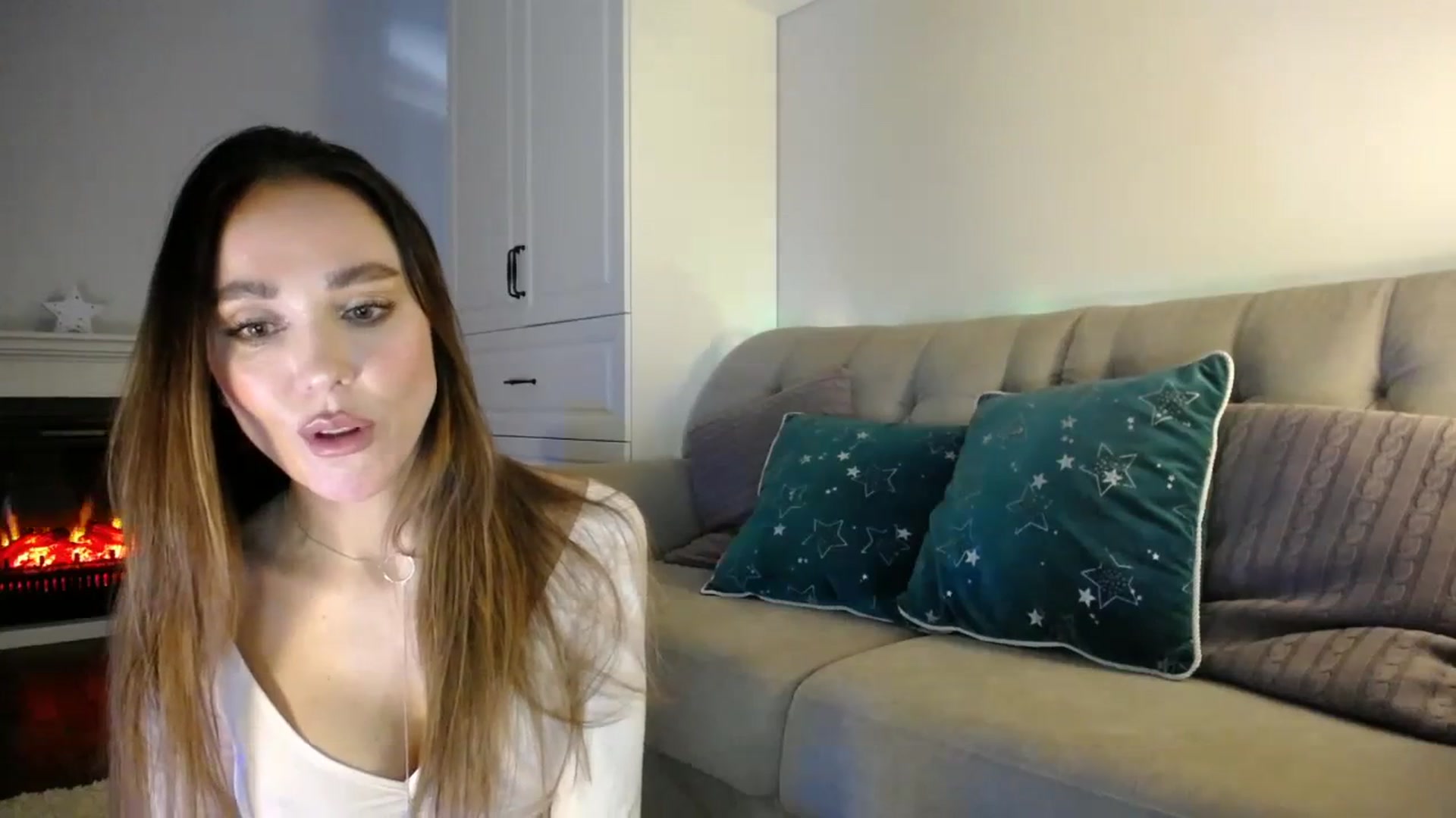 Gallery image thumbnail from Elysewine's myfreecams stream on, 01/27/2024, 05:31 image 13 of 20