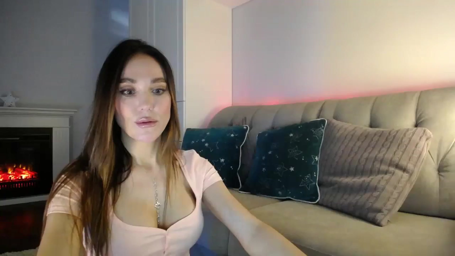 Gallery image thumbnail from Elysewine's myfreecams stream on, 01/28/2024, 06:59 image 3 of 20