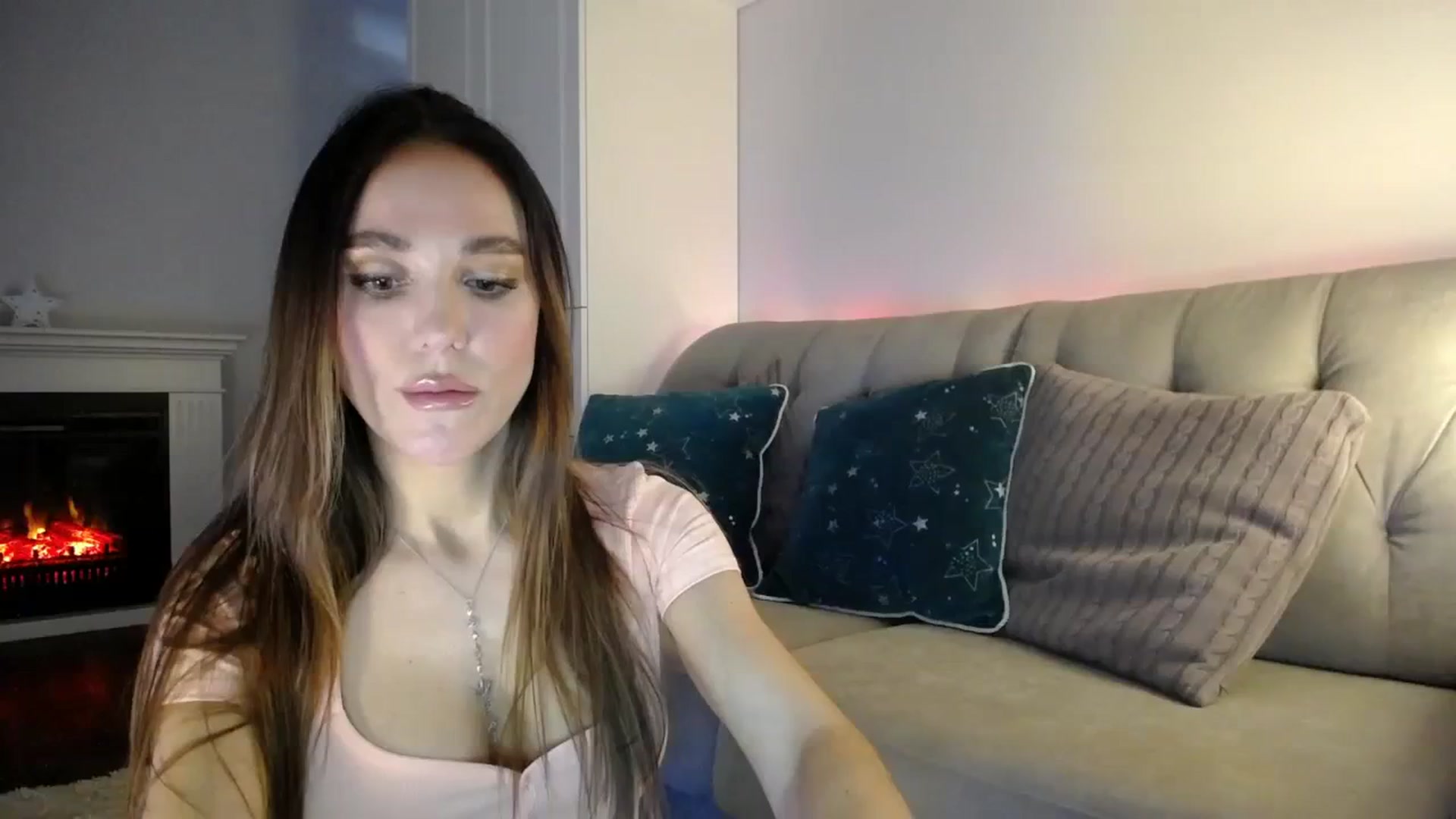 Gallery image thumbnail from Elysewine's myfreecams stream on, 01/28/2024, 06:59 image 1 of 20